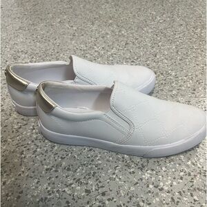 Nine West white sneakers size 7 (used 1x)